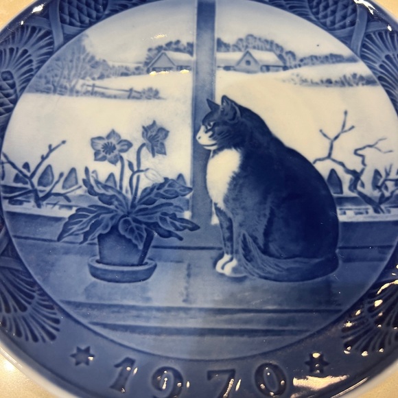 1970-1975 Royal Copenhagen Denmark Christmas Plates Lot of 6 - Picture 2 of 7